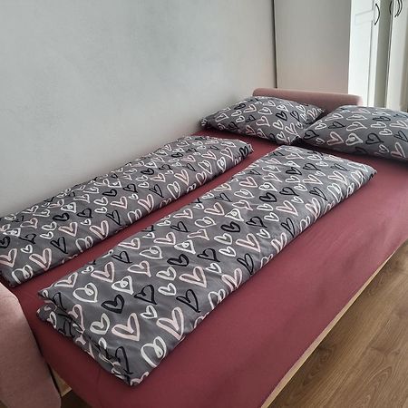 Apartment Near The Ondrej Nepela Winter Stadium Bratislava Eksteriør bilde