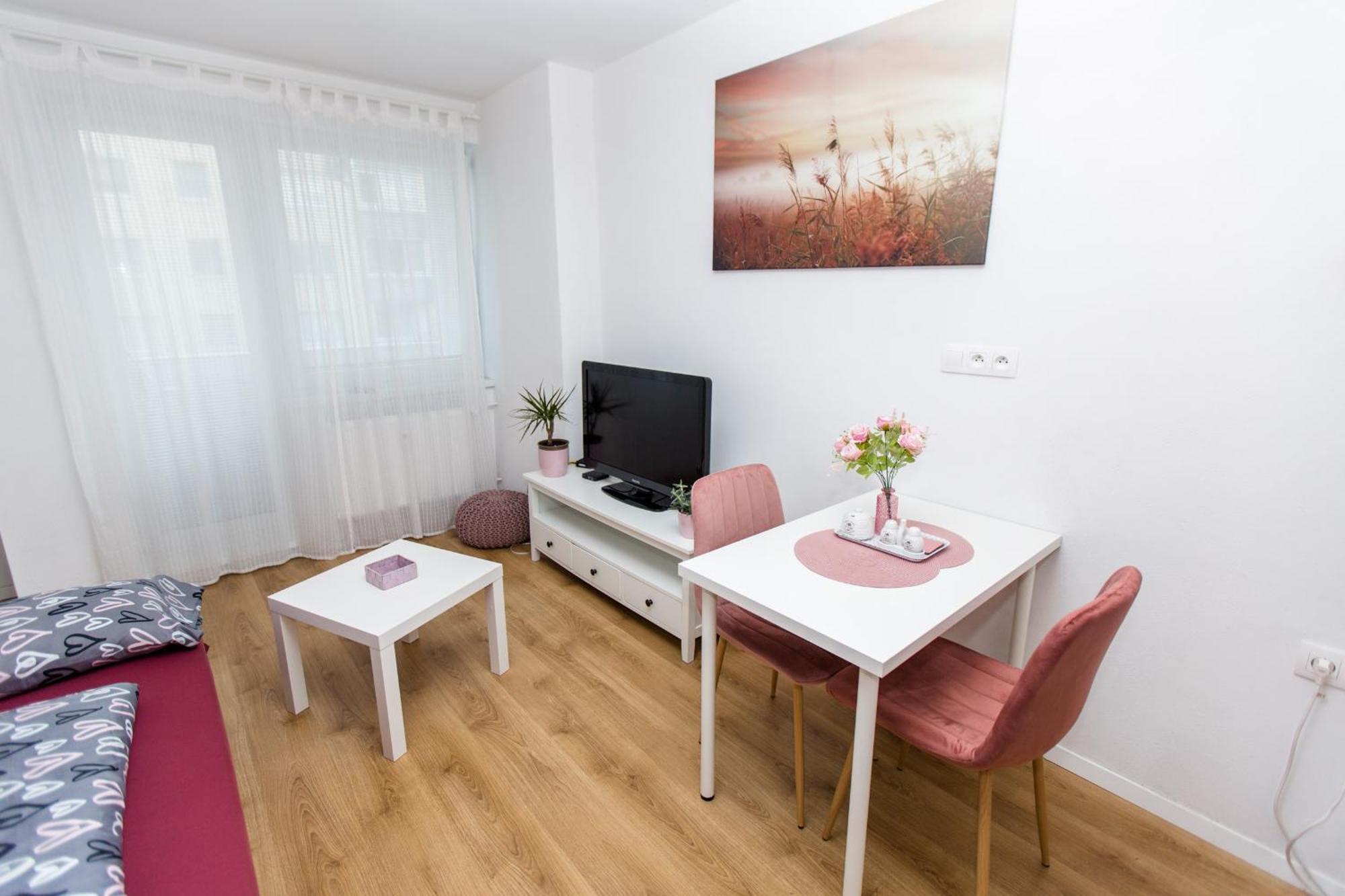 Apartment Near The Ondrej Nepela Winter Stadium Bratislava Eksteriør bilde