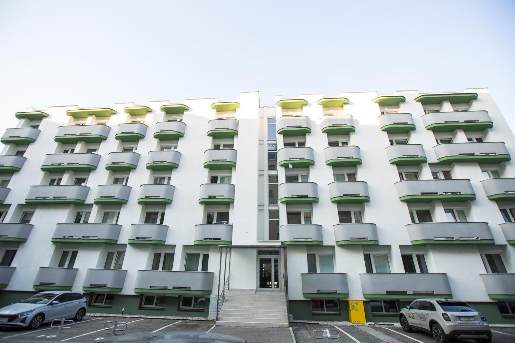 Apartment Near The Ondrej Nepela Winter Stadium Bratislava Eksteriør bilde